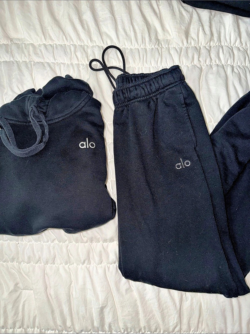 ALO SET - Black Hoodie & Sweatpants